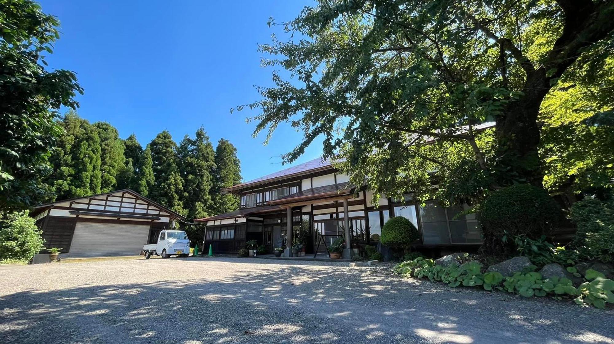 農家民宿　里山のカフェ ににぎ *