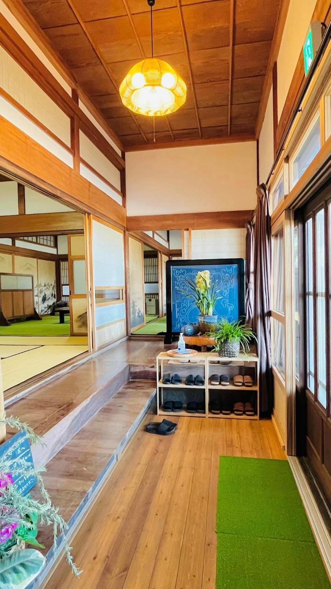 農家民宿　里山のカフェ ににぎ *